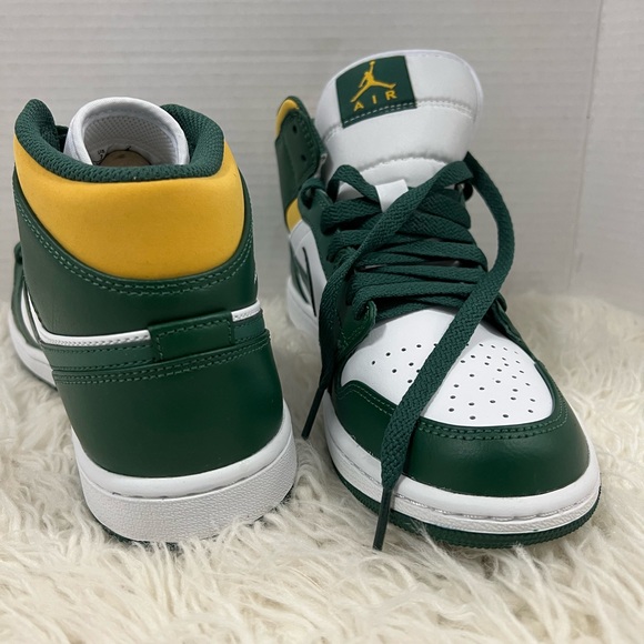 NIB Mens Air Jordan 1 Mid Noble Green Pollen White - Picture 4 of 8